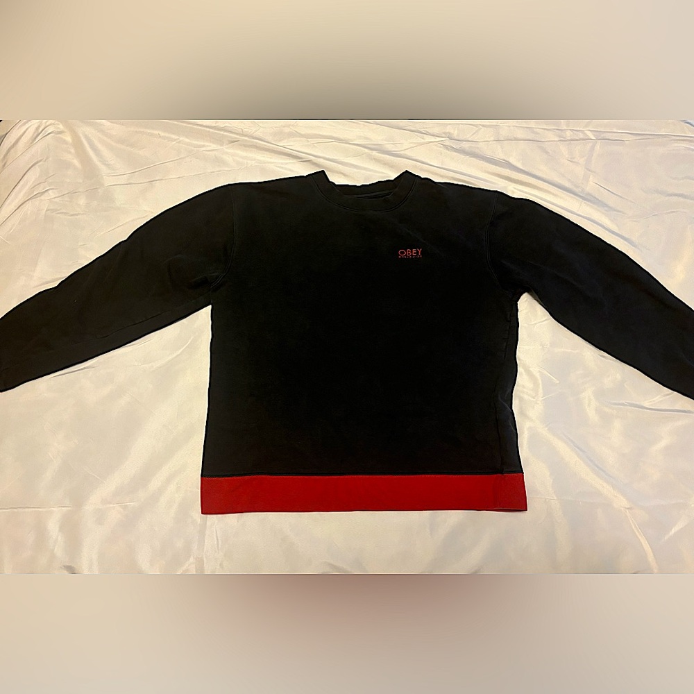 Men’s Medium Obey Propaganda Crewneck